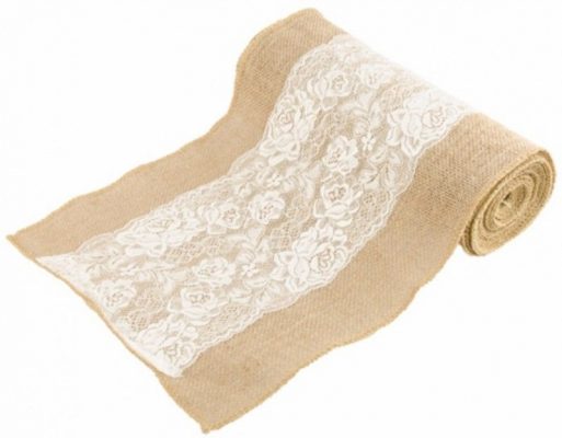 Chemin de table en jute et dentelle