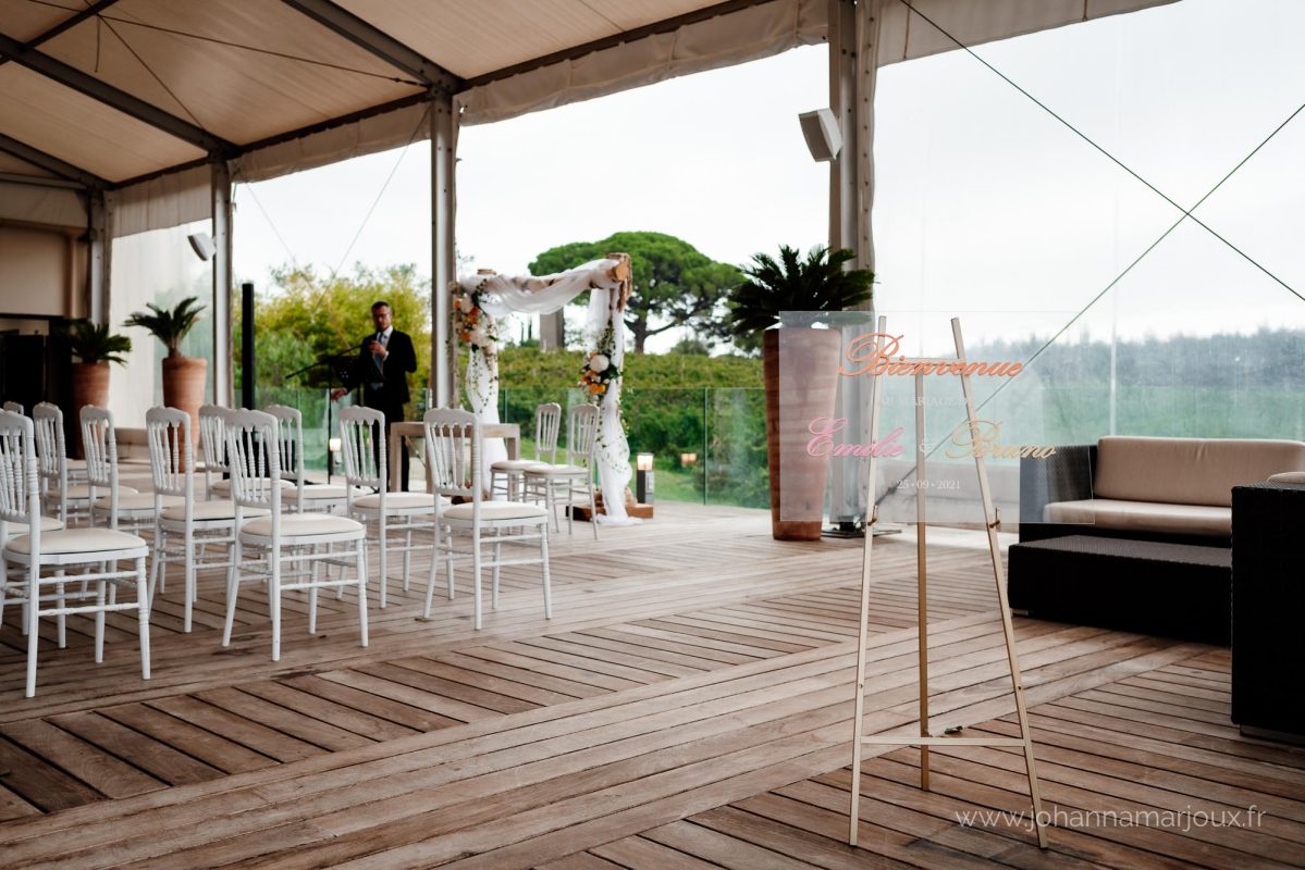 decoration mariage fleurs mobilier